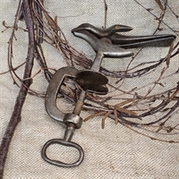 syskrue-broderifugl-jern-sewing-bird-old-antik-sytilbehoer